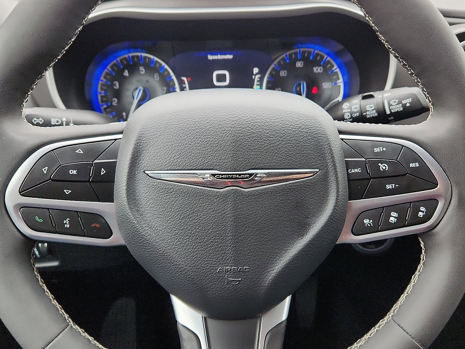 Used 2025 Chrysler Pacifica Select FWD image 24
