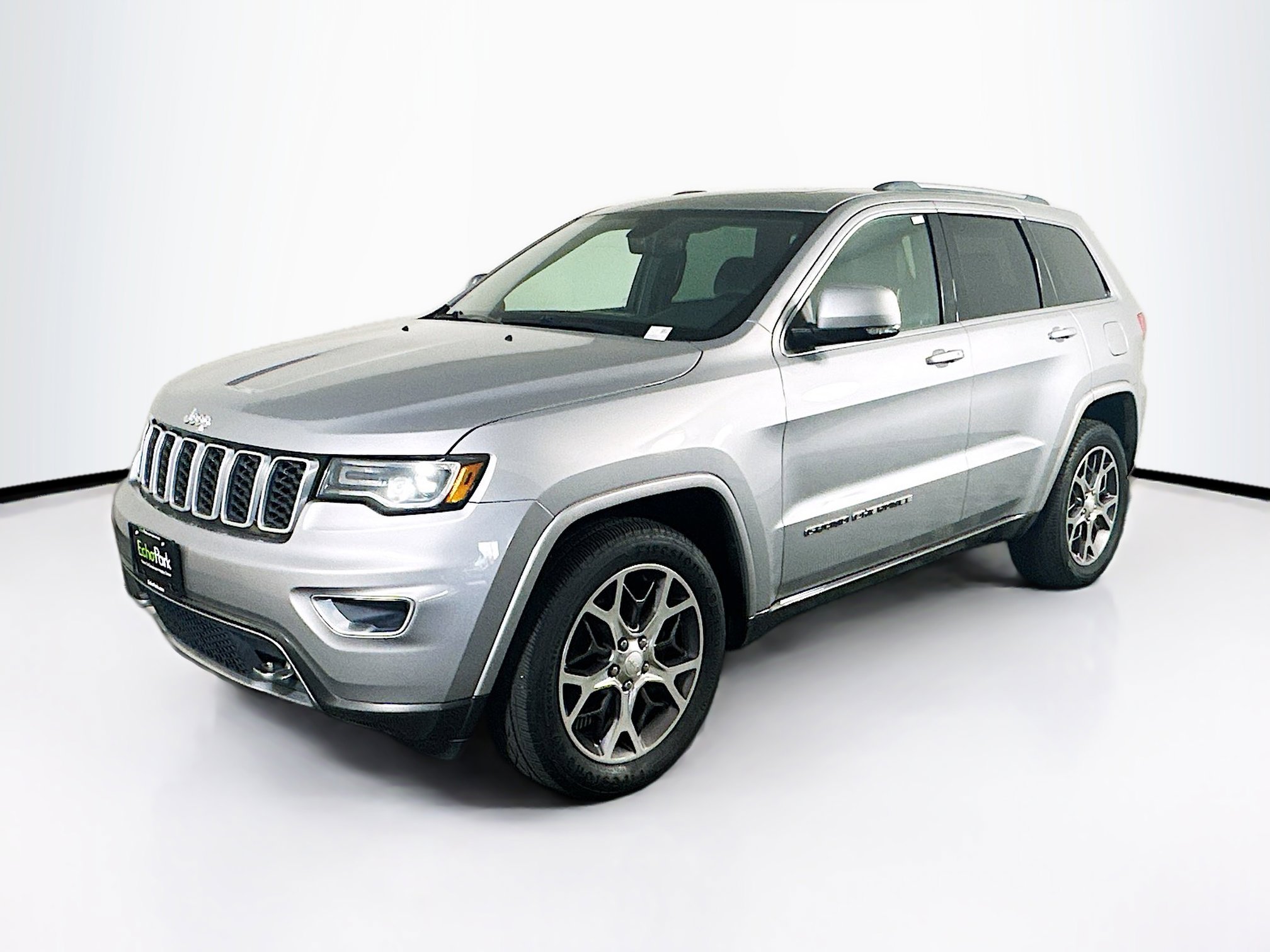 Used 2018 Jeep Grand Cherokee Limited image 3