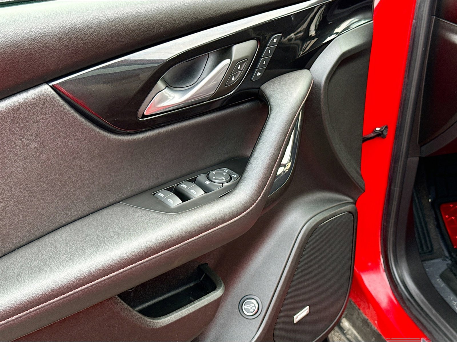 Used 2023 Chevrolet Blazer RS w/ Driver Confidence II Package AWD/4WD image 8