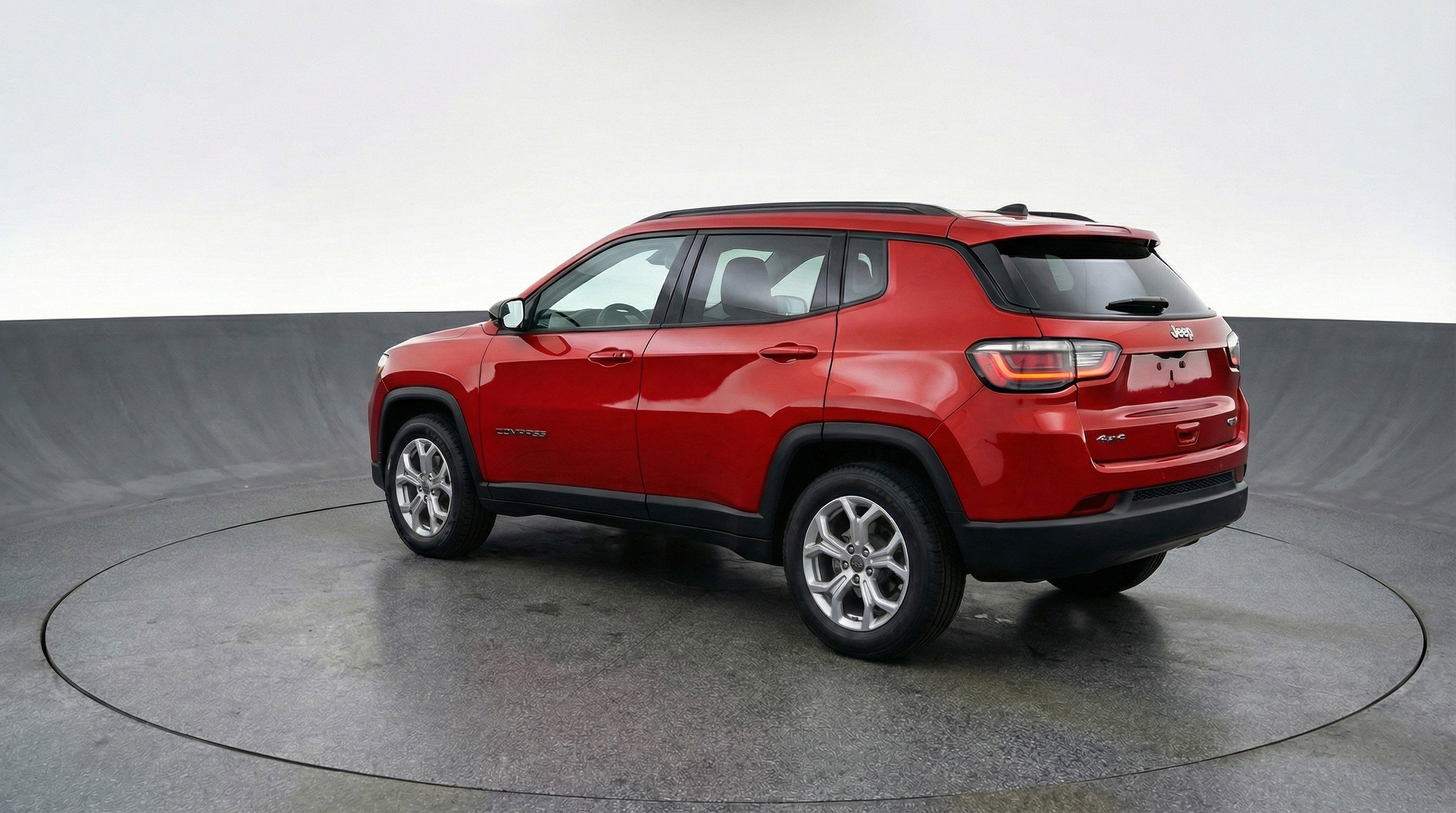 Used 2025 Jeep Compass Latitude image 6