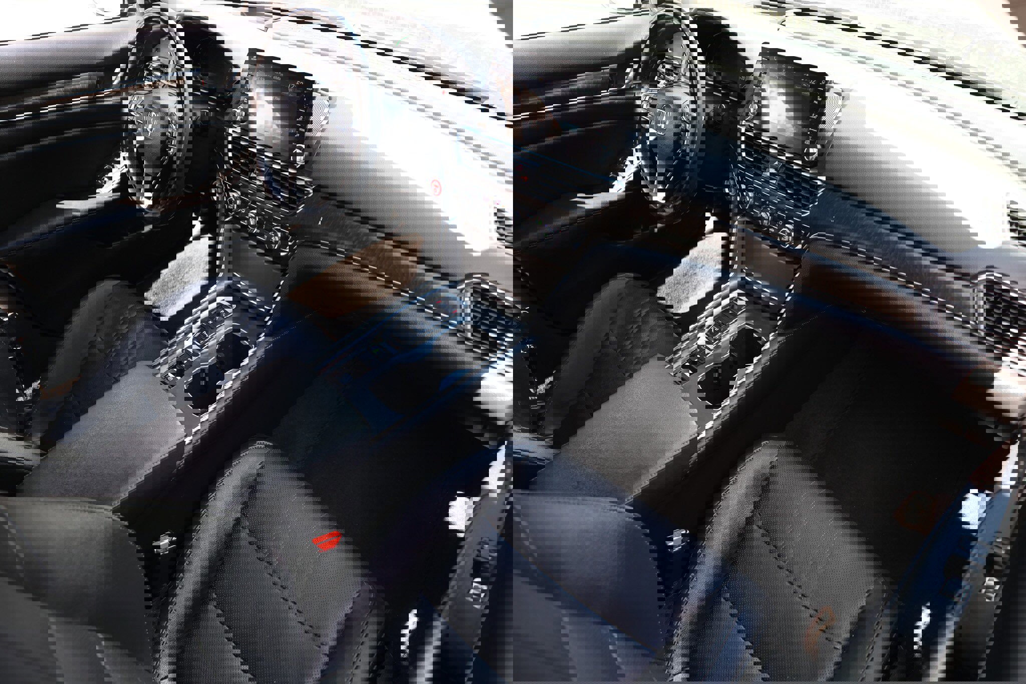 Used 2020 Honda Accord Touring image 19