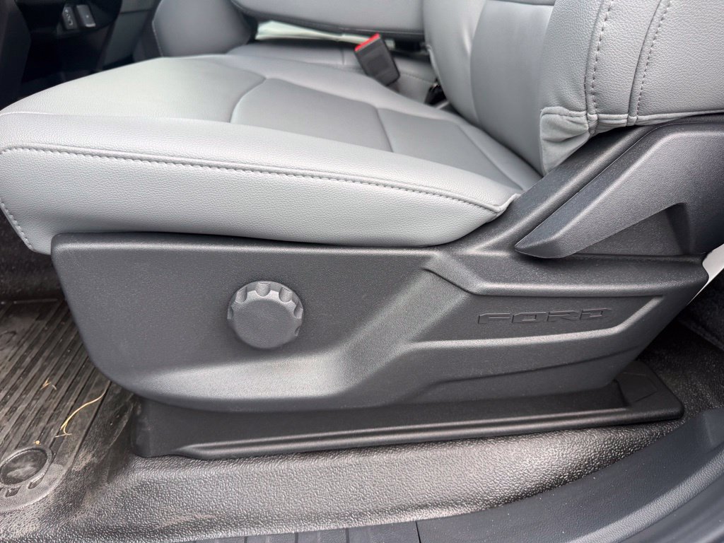 New 2026 Ford F550 4x4 Regular Cab Super Duty image 19