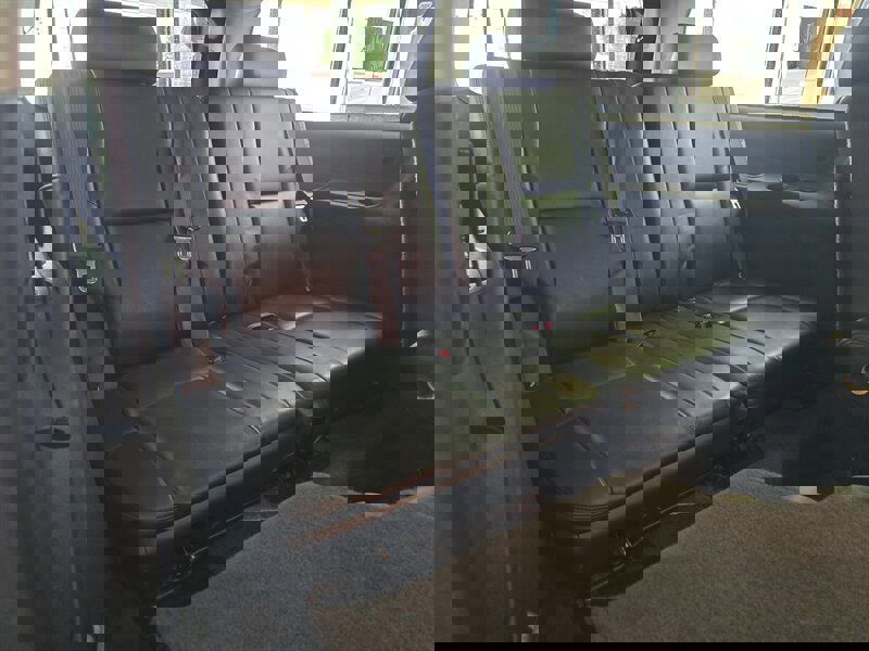 Used 2011 Cadillac Escalade ESV Luxury image 21