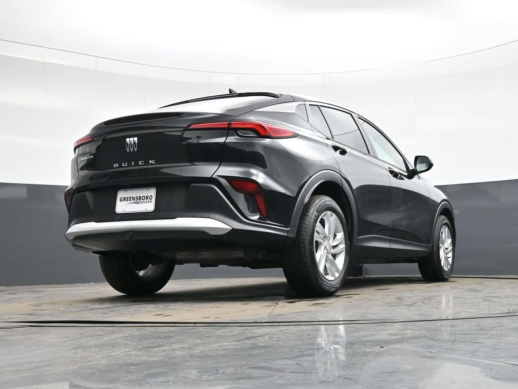 Used 2025 Buick Envista Preferred w/ Advanced Safety Package image 33