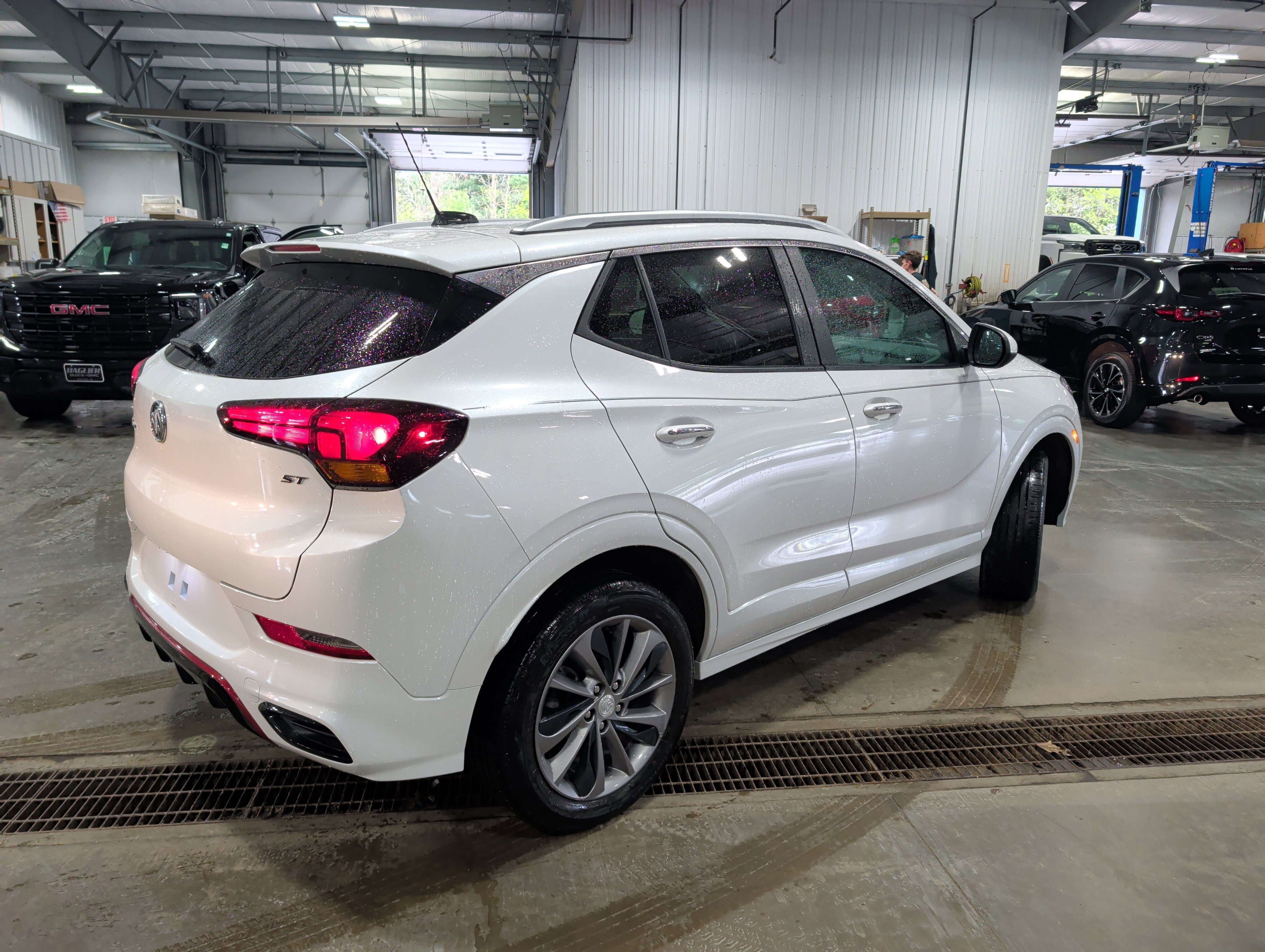 Used 2023 Buick Encore GX Select w/ Sport Touring Package AWD/4WD image 3