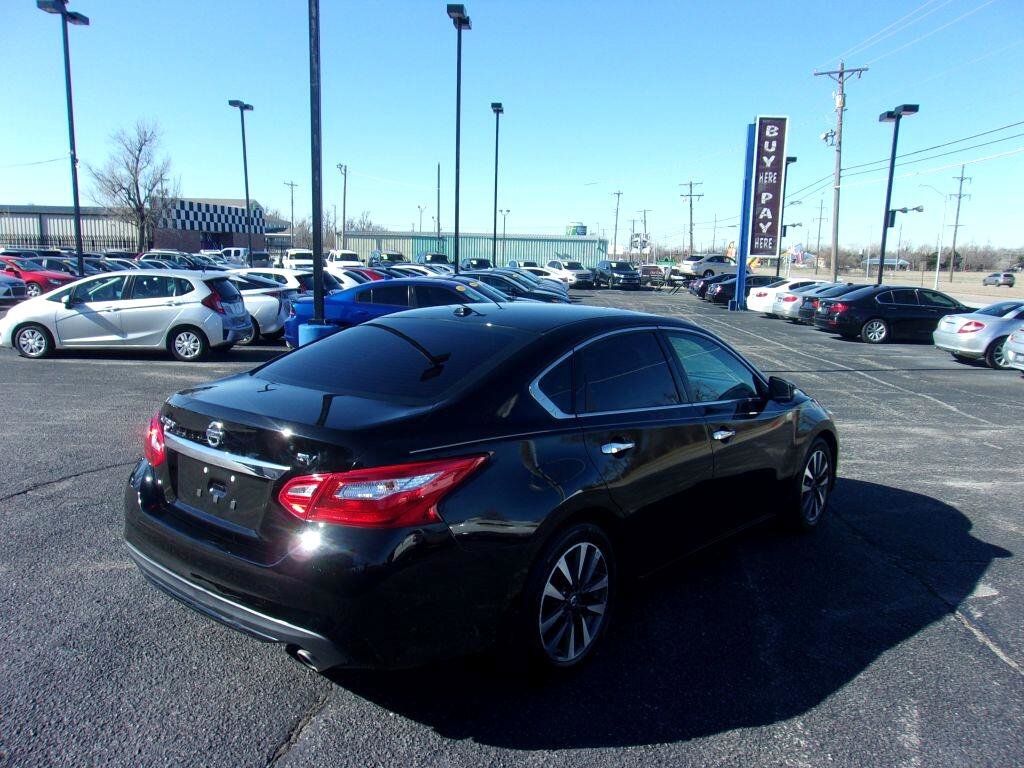 Used 2017 Nissan Altima 2.5 SV w/ Convenience Package image 5