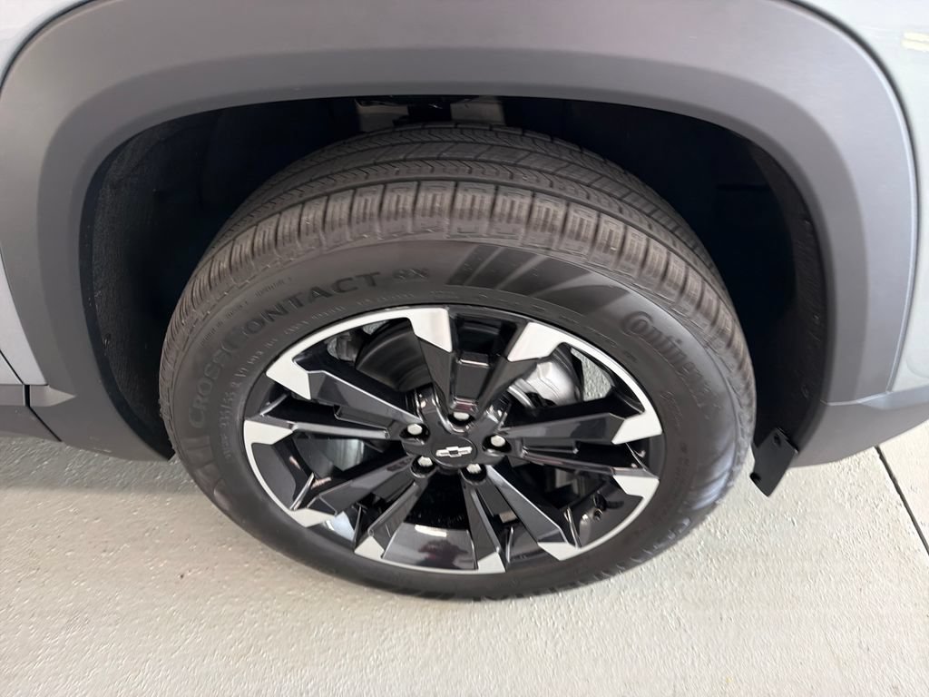 New 2027 Chevrolet Equinox RS FWD image 4