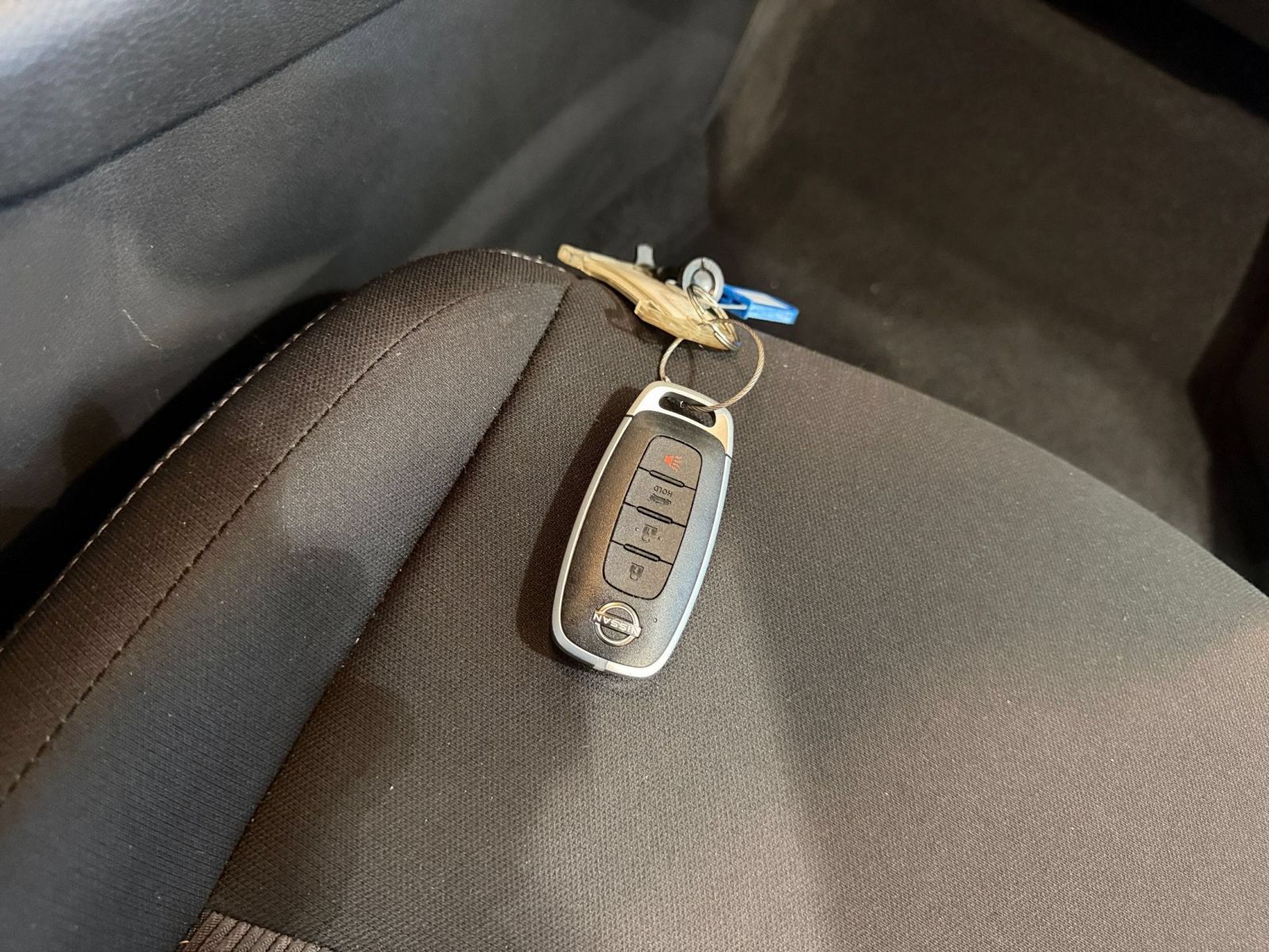 Used 2025 Nissan Sentra SV FWD image 17