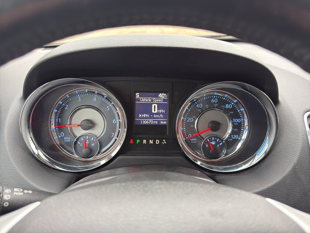 Used 2015 Chrysler Town & Country Touring-L w/ Driver Convenience Group FWD image 19