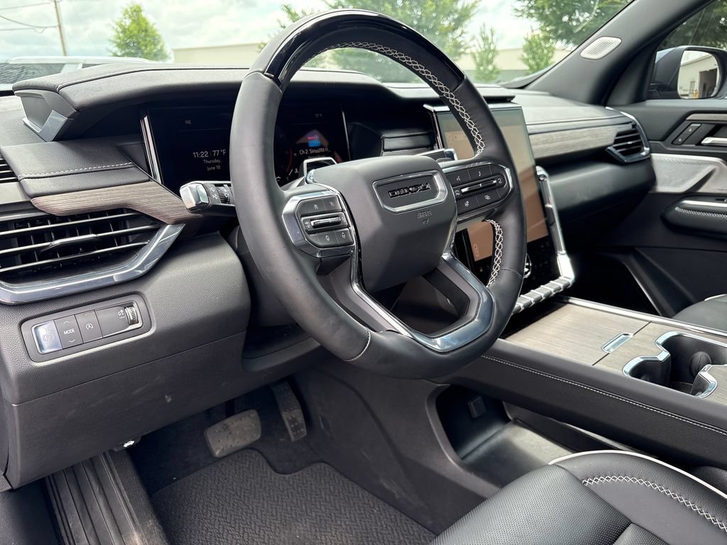 Certified 2025 GMC Acadia Denali w/ Super Cruise Package FWD image 13