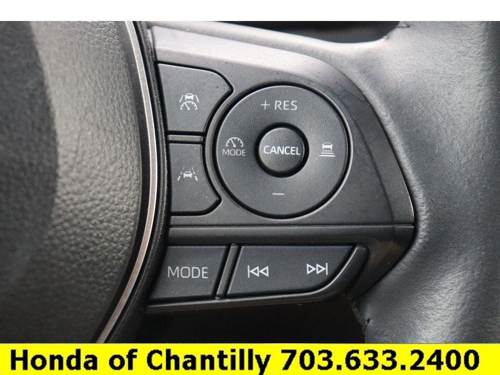 Used 2024 Toyota Corolla Cross XLE w/ Convenience Package image 13