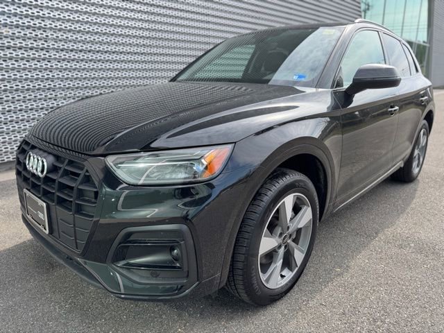 Certified 2025 Audi Q5 2.0T Premium w/ Convenience Plus Package image 1