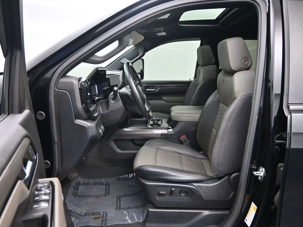 Used 2024 Chevrolet Silverado 2500 ZR2 w/ Technology Package image 27