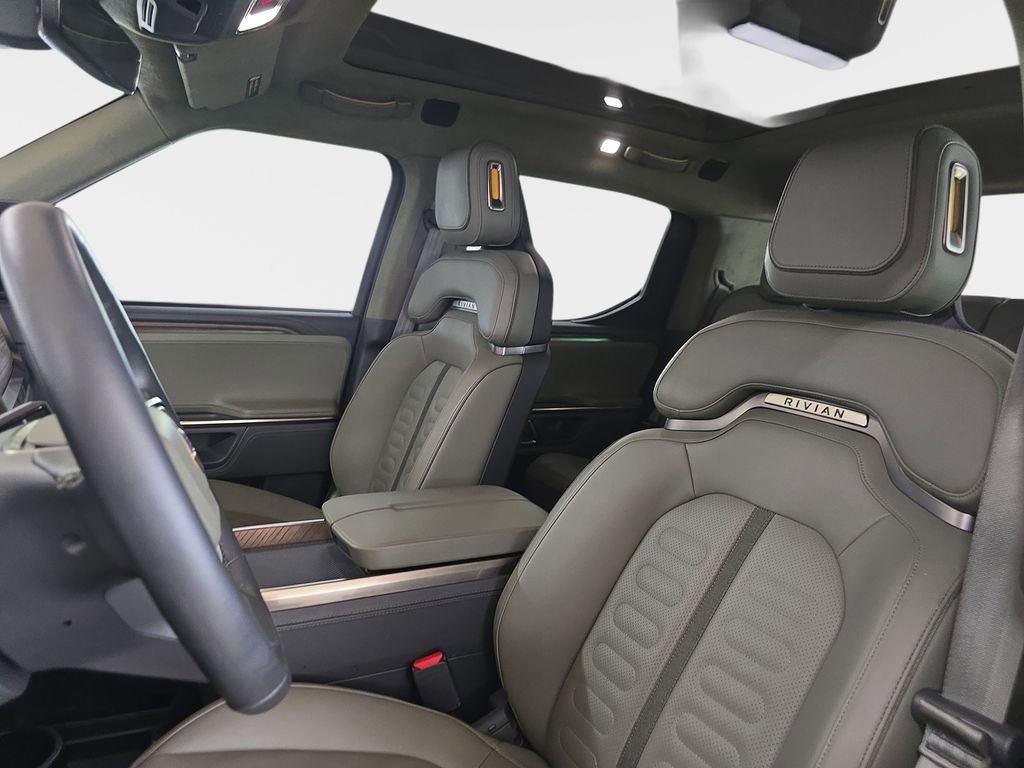Used 2022 Rivian R1T Launch Edition image 17
