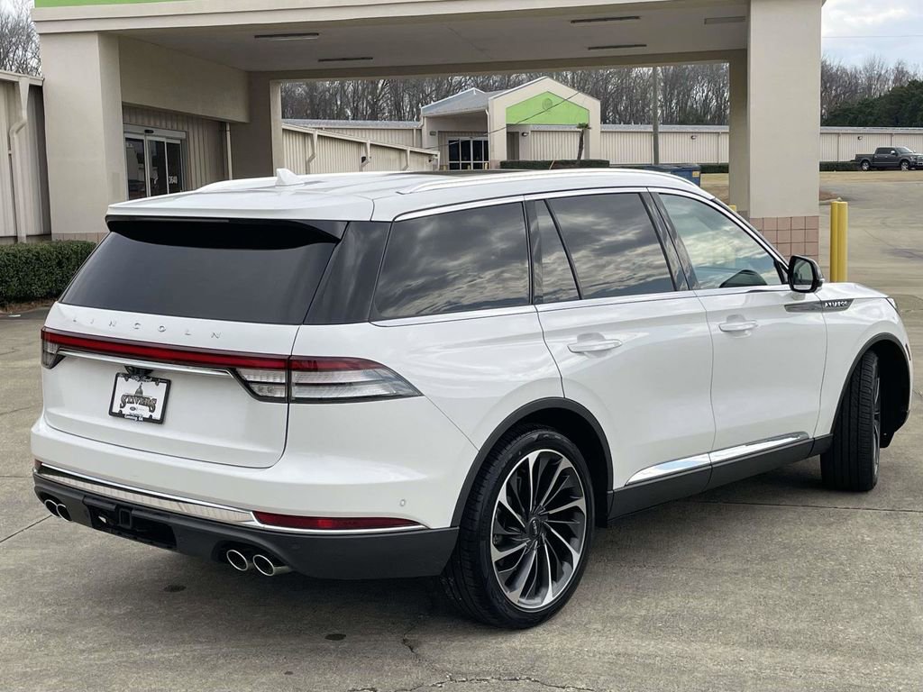 Certified 2023 Lincoln Aviator Reserve w/ Equipment Group 201A image 3
