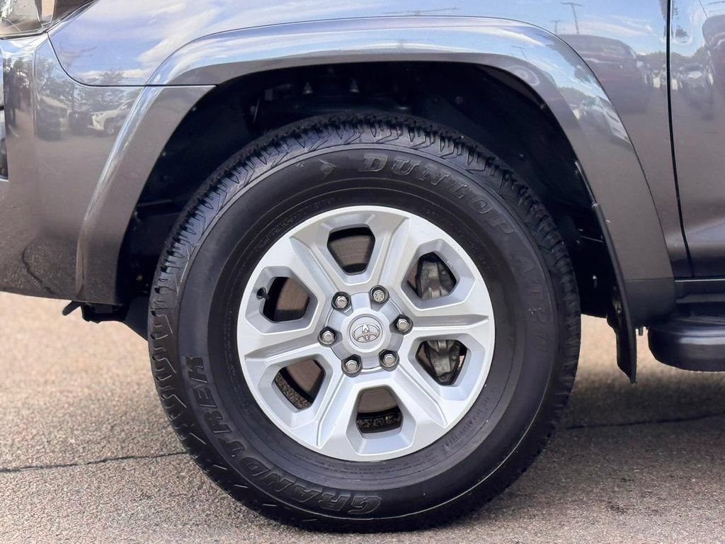 Used 2023 Toyota 4Runner SR5 Premium w/ Moonroof Package AWD/4WD image 11