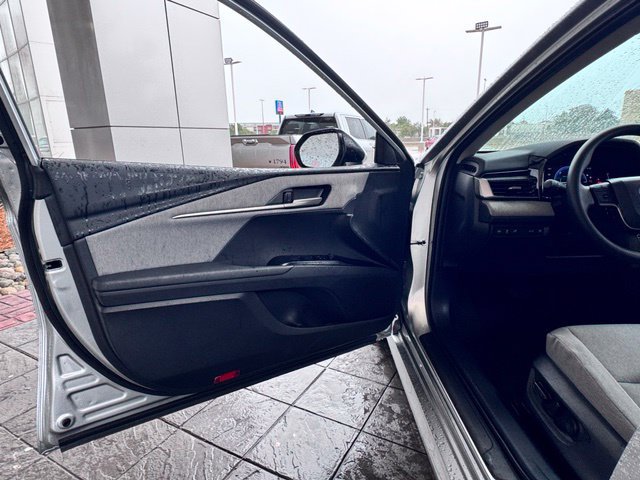 New 2026 Toyota Camry Hybrid FWD image 35