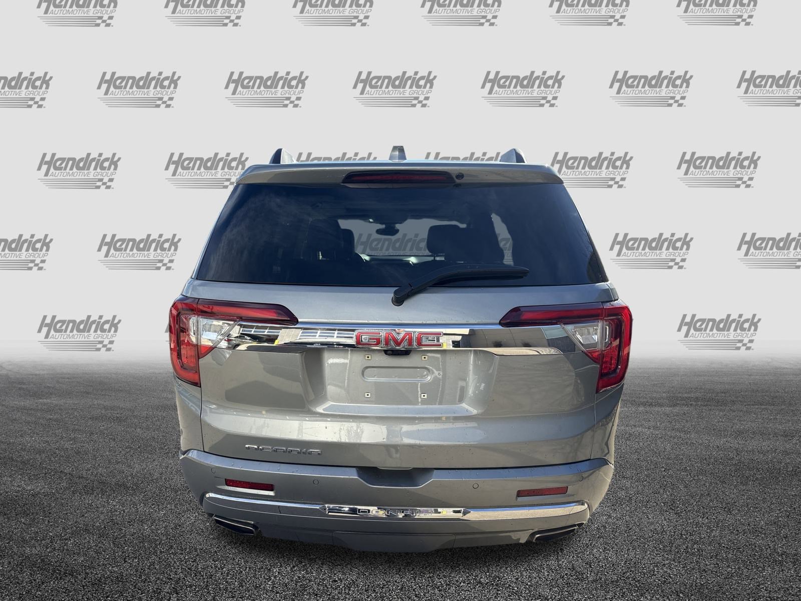 Used 2023 GMC Acadia Denali w/ Denali Technology Package image 9