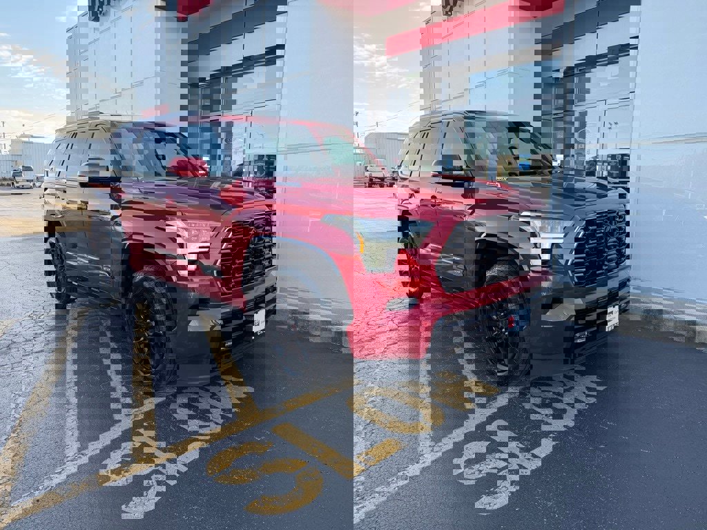 Used 2024 Toyota Sequoia Platinum image 3