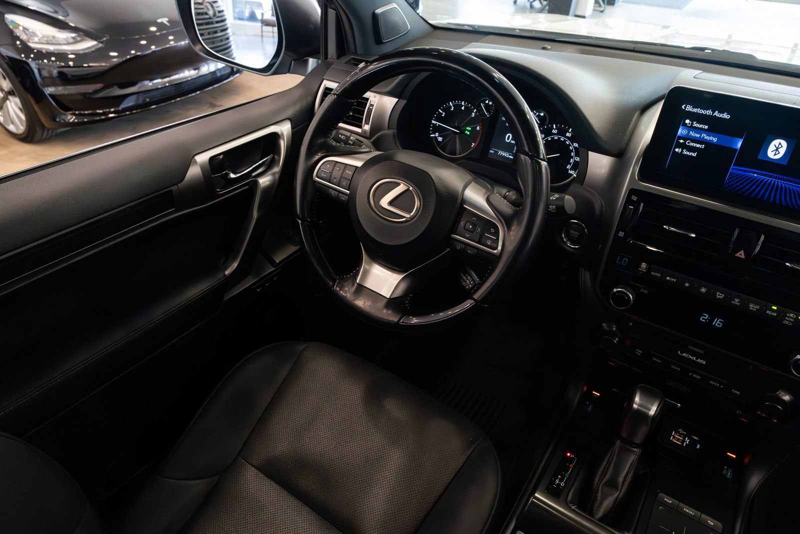 Used 2023 Lexus GX 460 Premium w/ Accessory Package AWD/4WD image 8