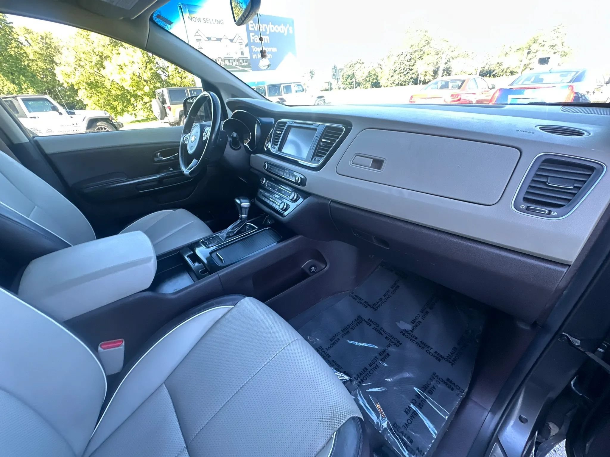 Used 2017 Kia Sedona SX Limited w/ SXL Prestige Package FWD image 30