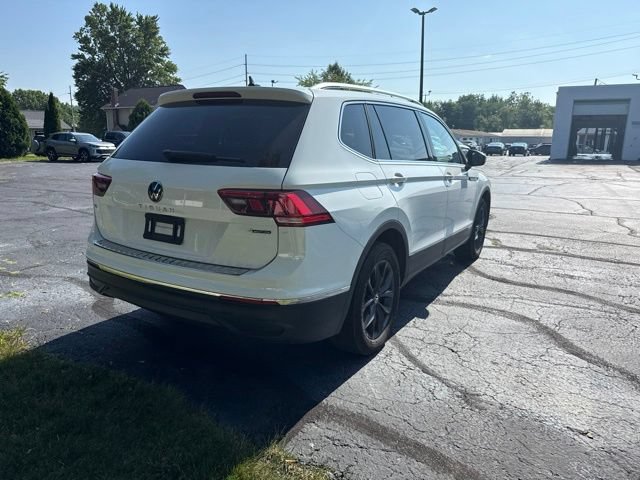 Used 2024 Volkswagen Tiguan SE AWD/4WD image 7