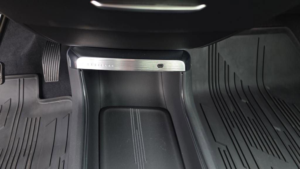 Certified 2025 Cadillac Lyriq Sport image 28