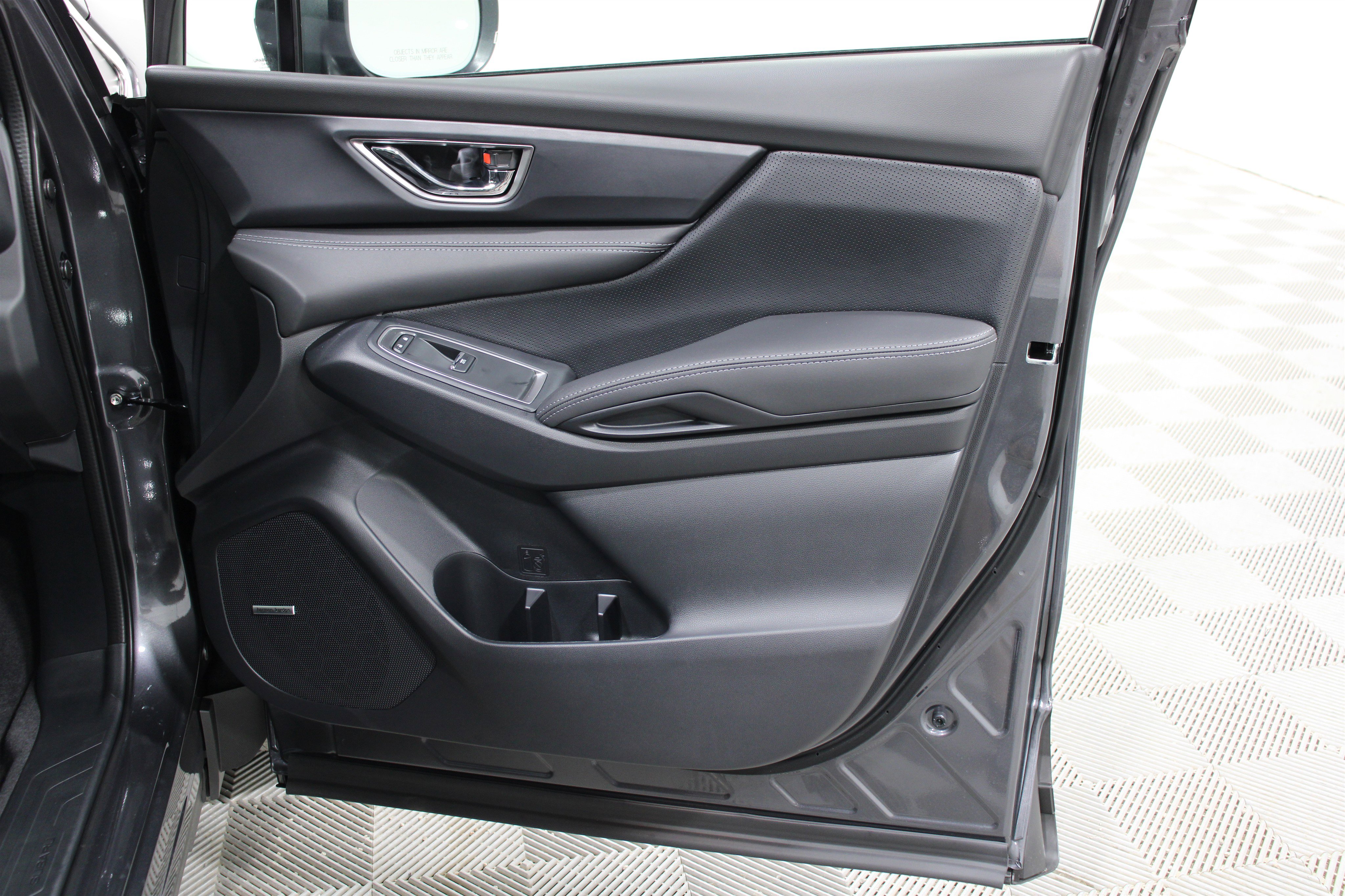 New 2025 Subaru Ascent Limited image 30