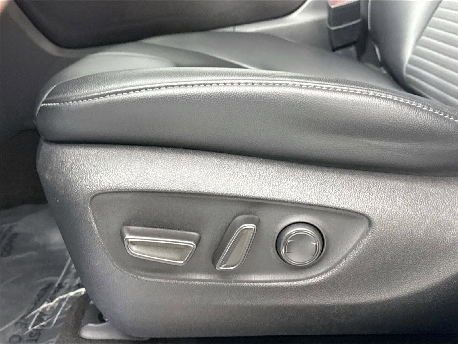 Certified 2023 Toyota Highlander XSE image 30