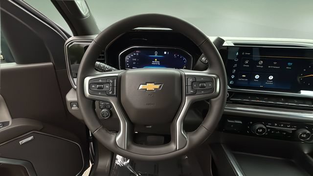 Used 2025 Chevrolet Silverado 2500 LTZ w/ LTZ Plus Package AWD/4WD image 13