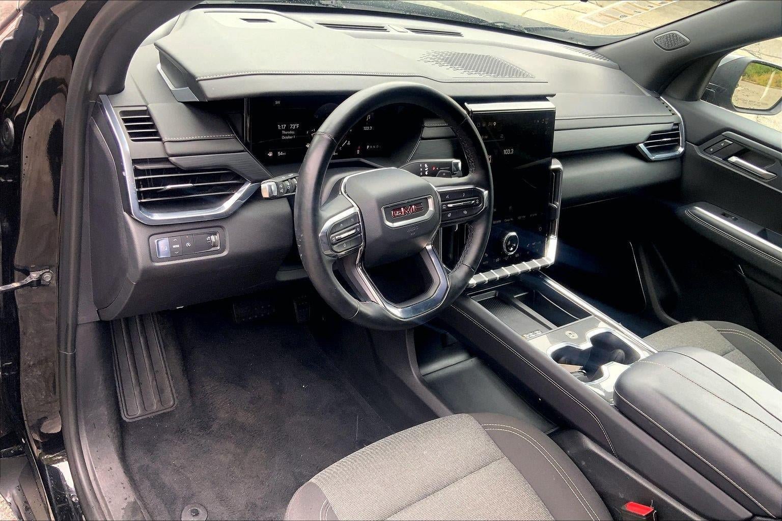 Used 2025 GMC Acadia Elevation FWD image 15
