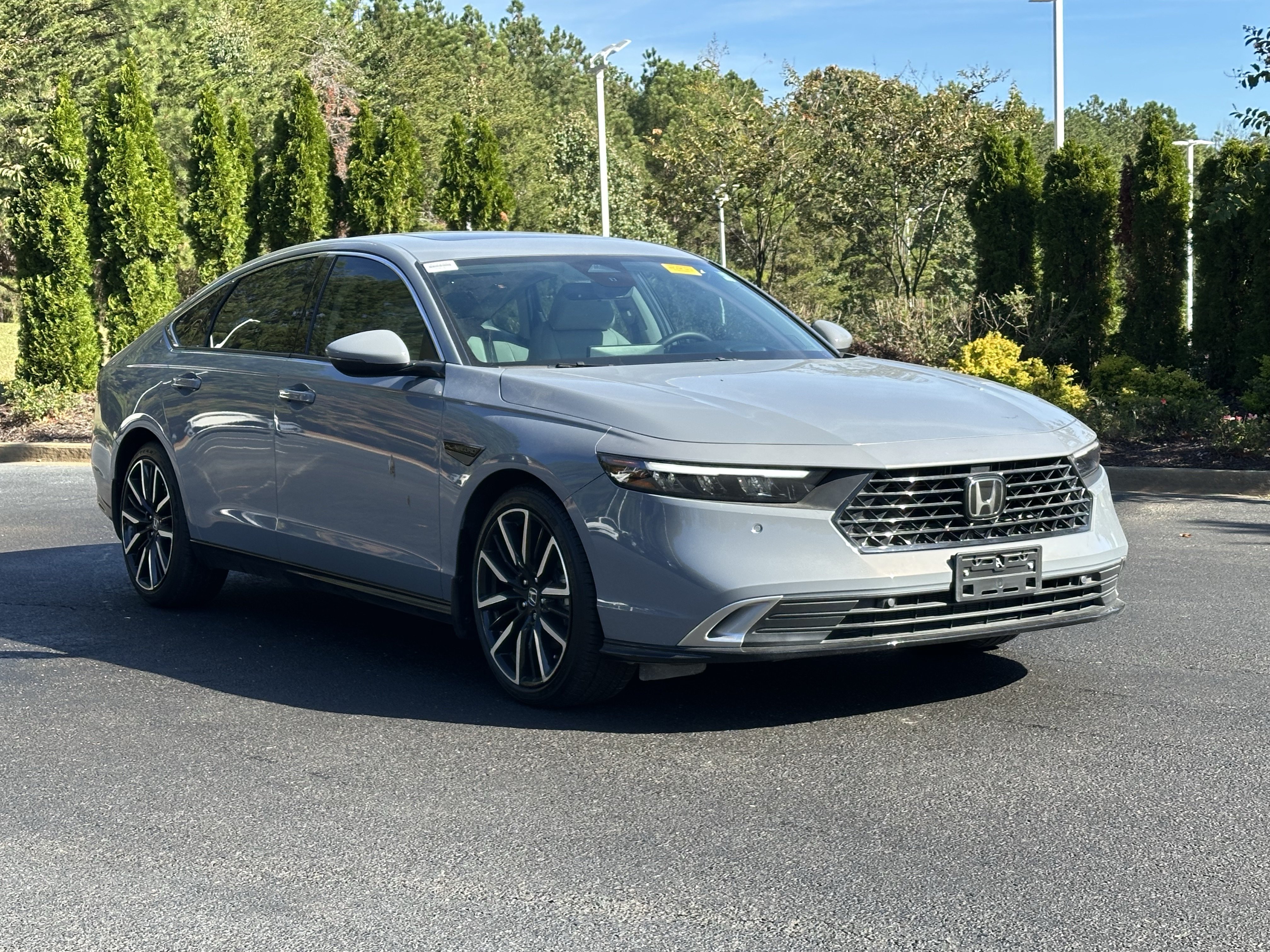 Used 2025 Honda Accord Touring image 2