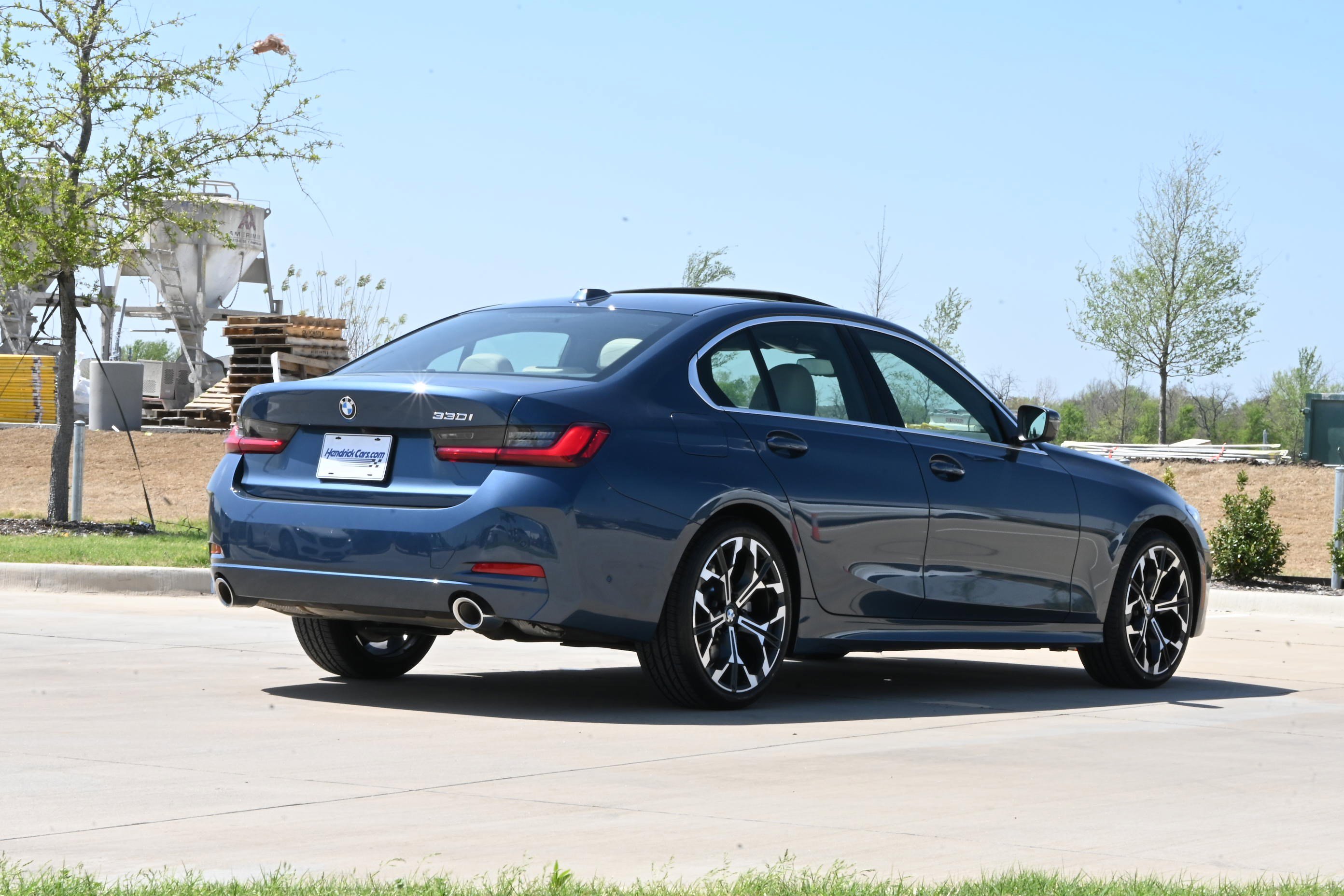 Certified 2025 BMW 330i Sedan image 8
