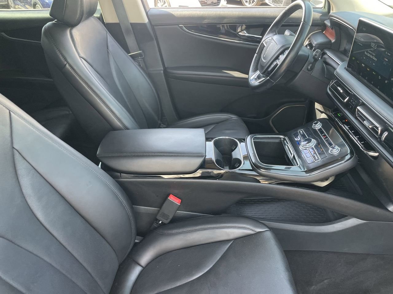 Used 2022 Lincoln Nautilus Reserve w/ Equipment Group 201A image 11