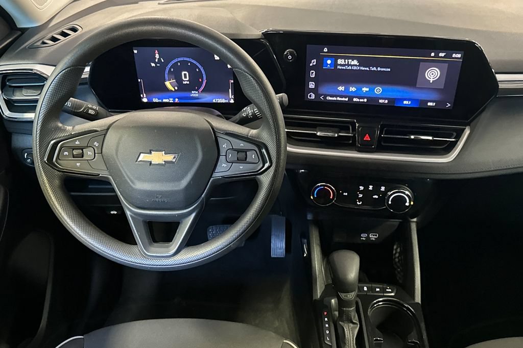 Used 2025 Chevrolet TrailBlazer LT AWD/4WD image 14