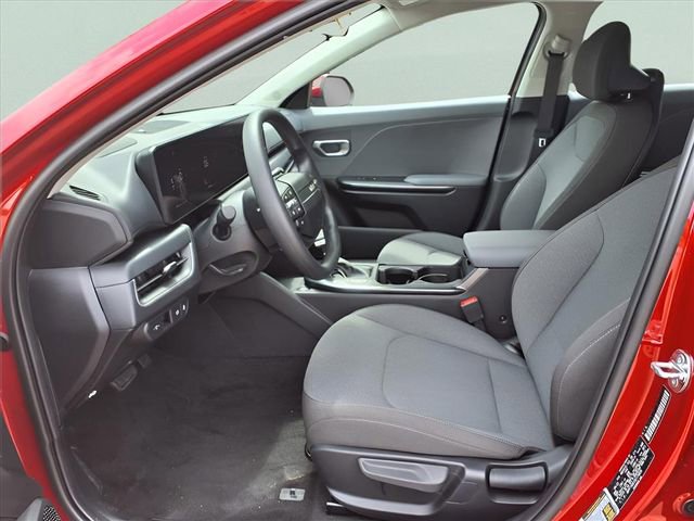 New 2025 Kia K4 LXS image 18