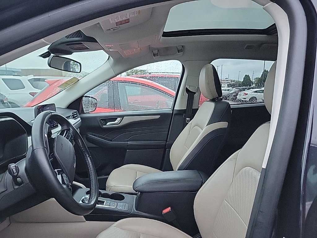 Used 2021 Ford Escape SEL w/ Technology Package FWD image 6