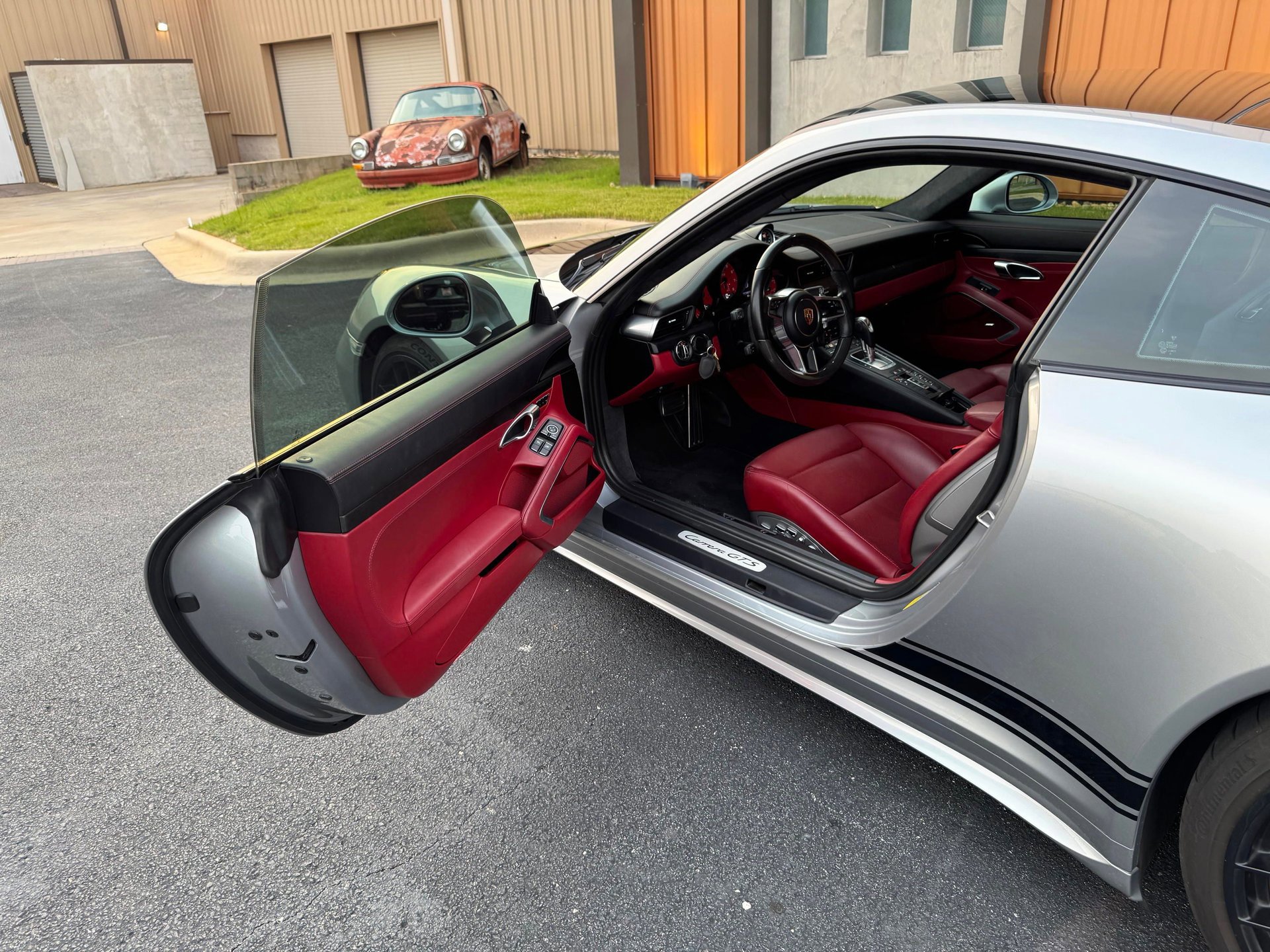 Used 2018 Porsche 911 GT3 RS image 16