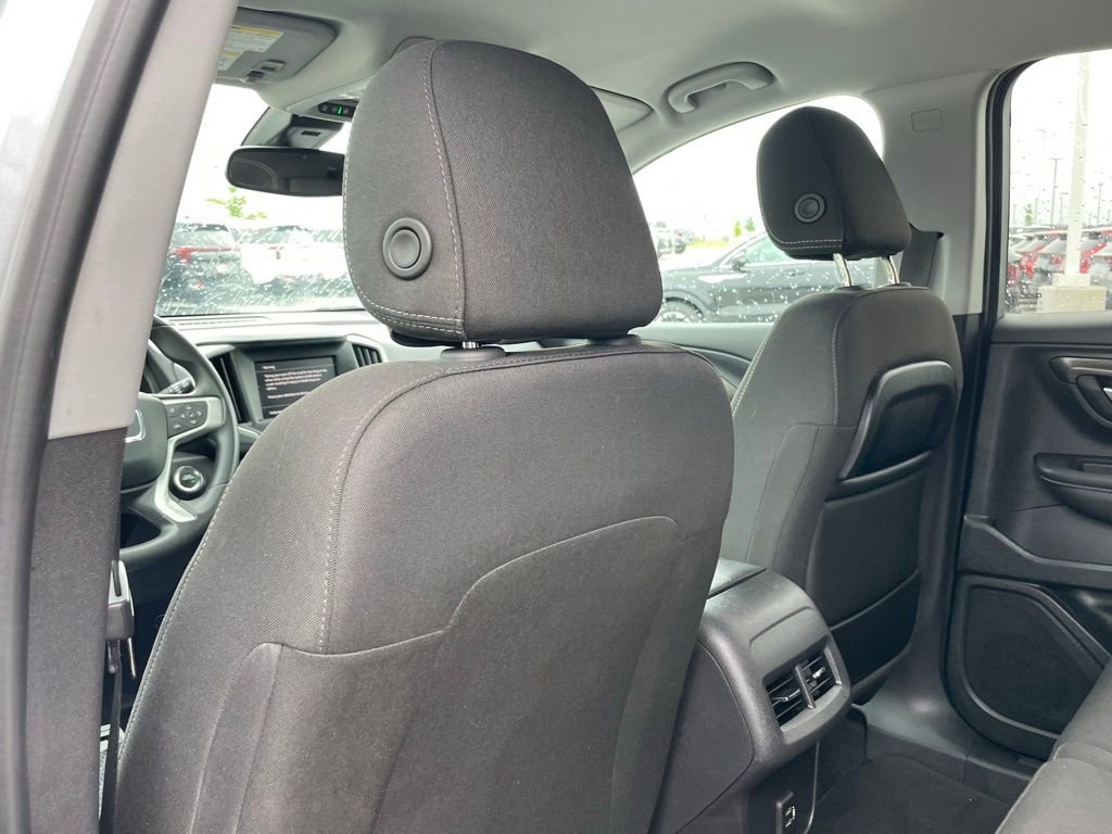 Used 2024 GMC Terrain SLE w/ Driver Convenience Package FWD image 24