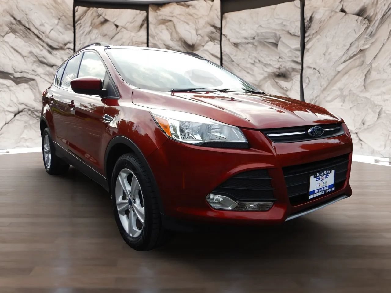 Used 2016 Ford Escape SE w/ Equipment Group 201A AWD/4WD image 4