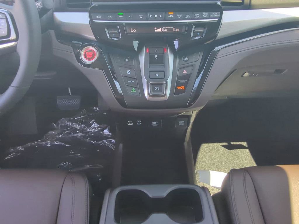 New 2026 Honda Odyssey Touring image 17