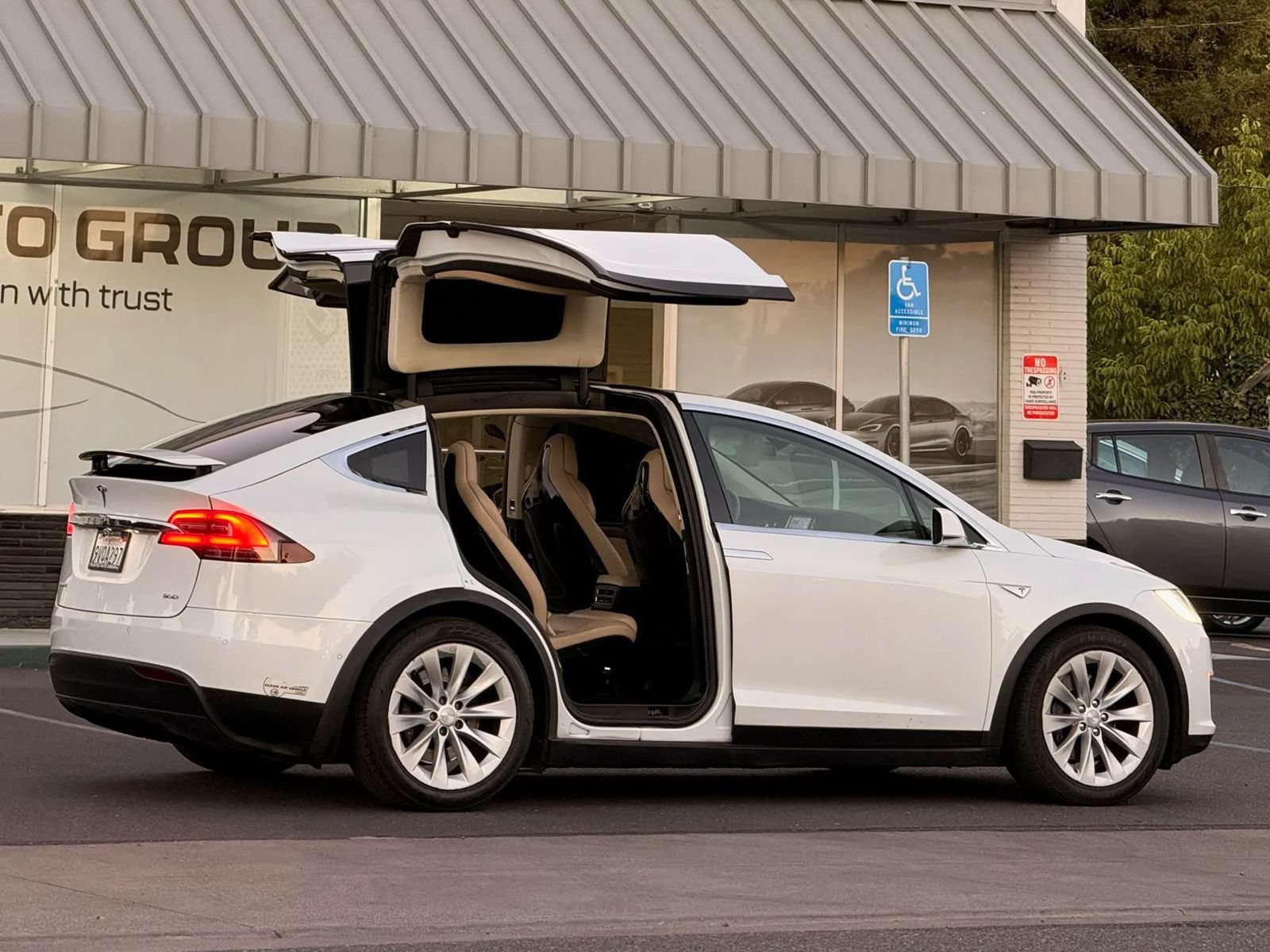 Used 2016 Tesla Model X 90D AWD/4WD image 8
