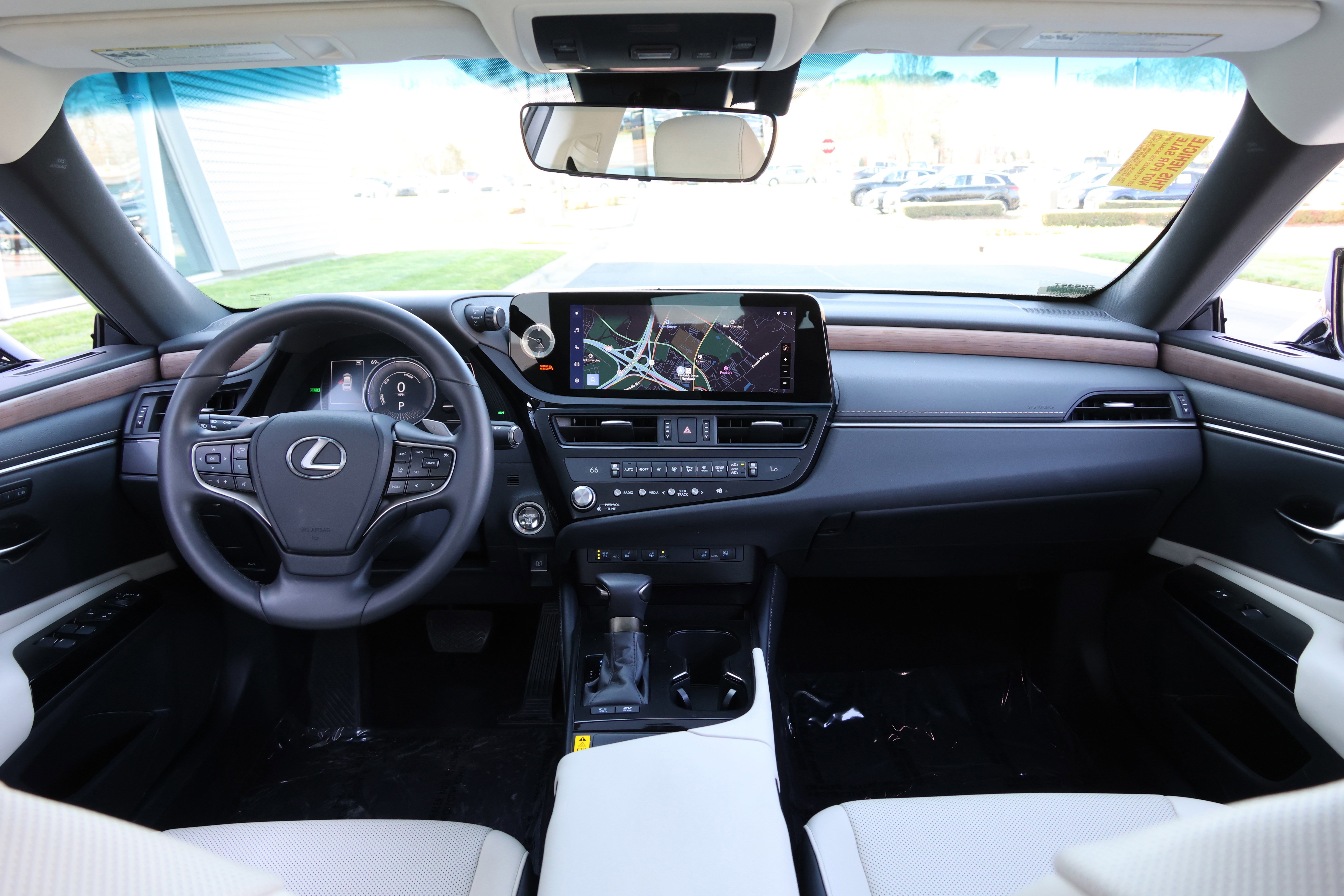 Used 2025 Lexus ES 300h w/ Premium Package image 15