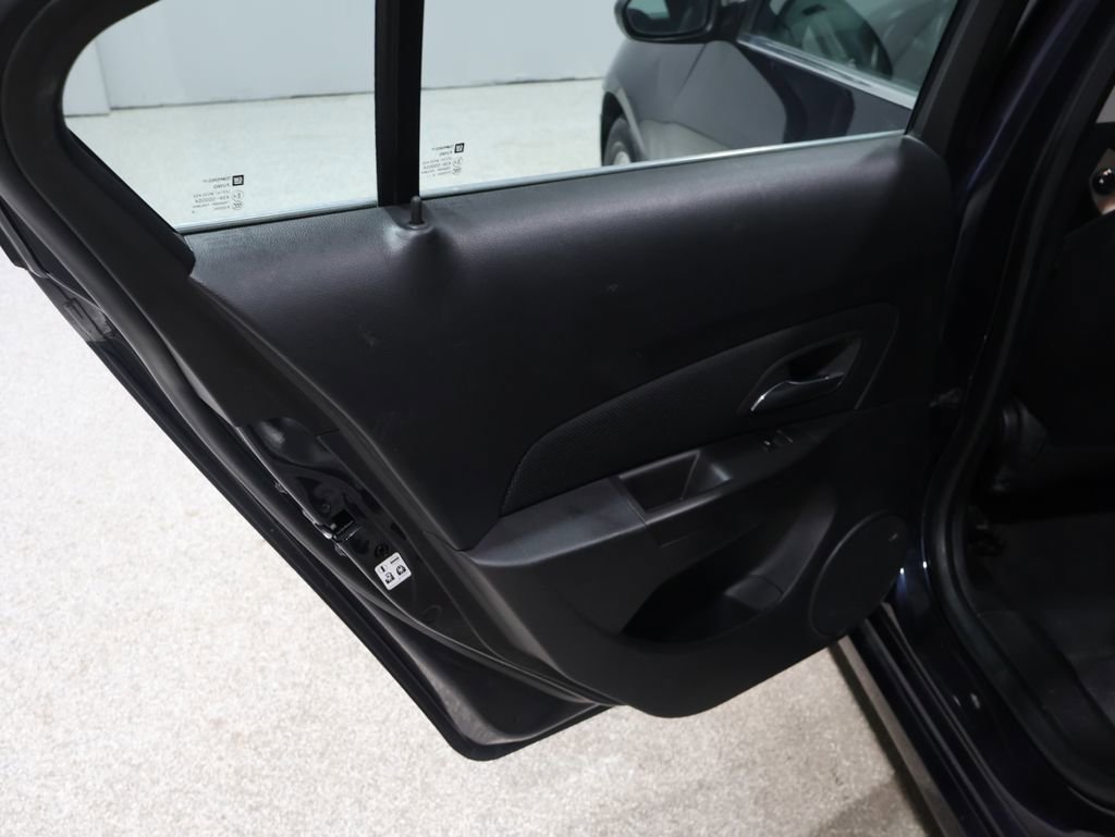 Used 2015 Chevrolet Cruze LT image 19