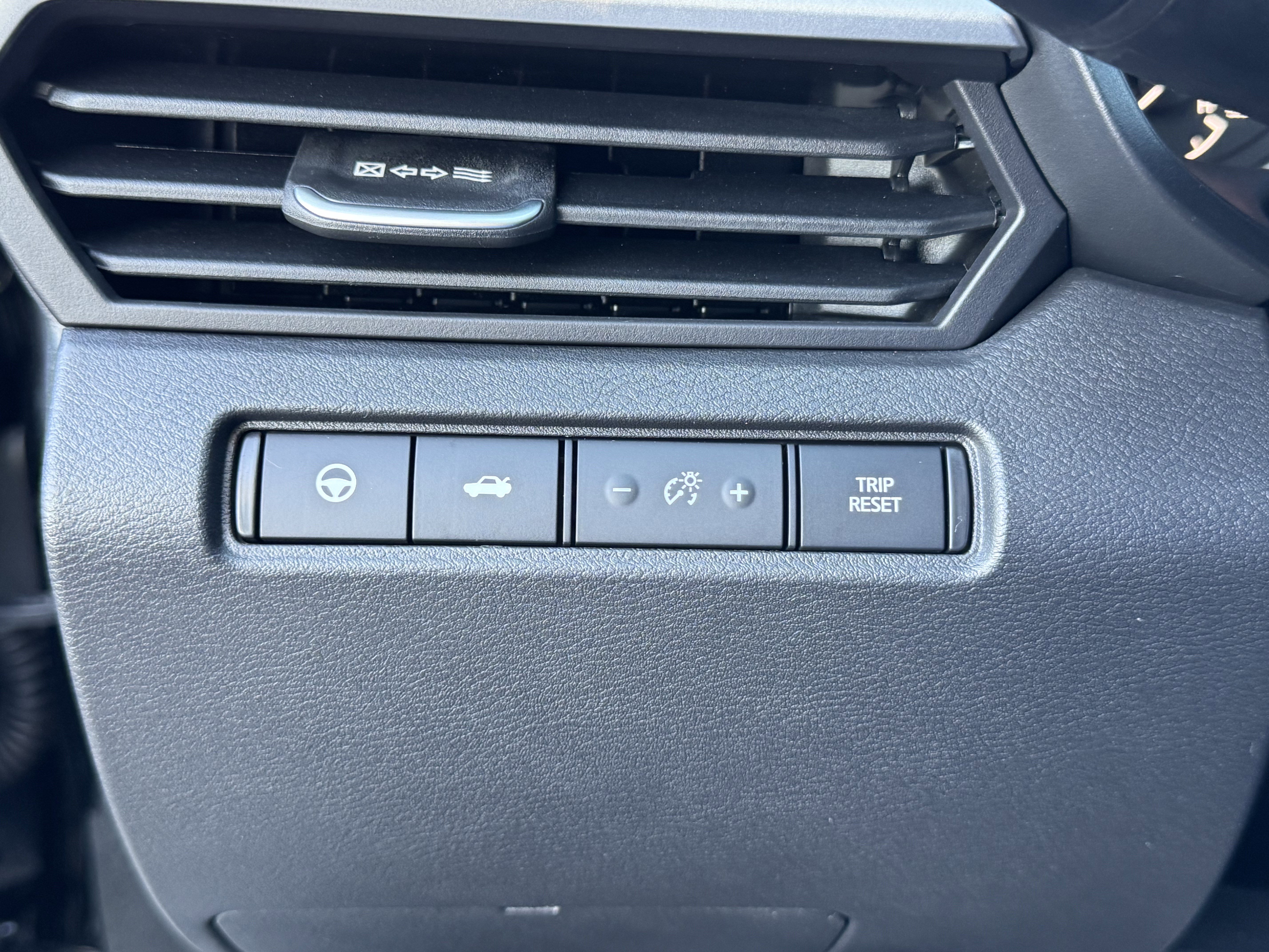 Used 2025 Nissan Altima 2.5 SL image 29