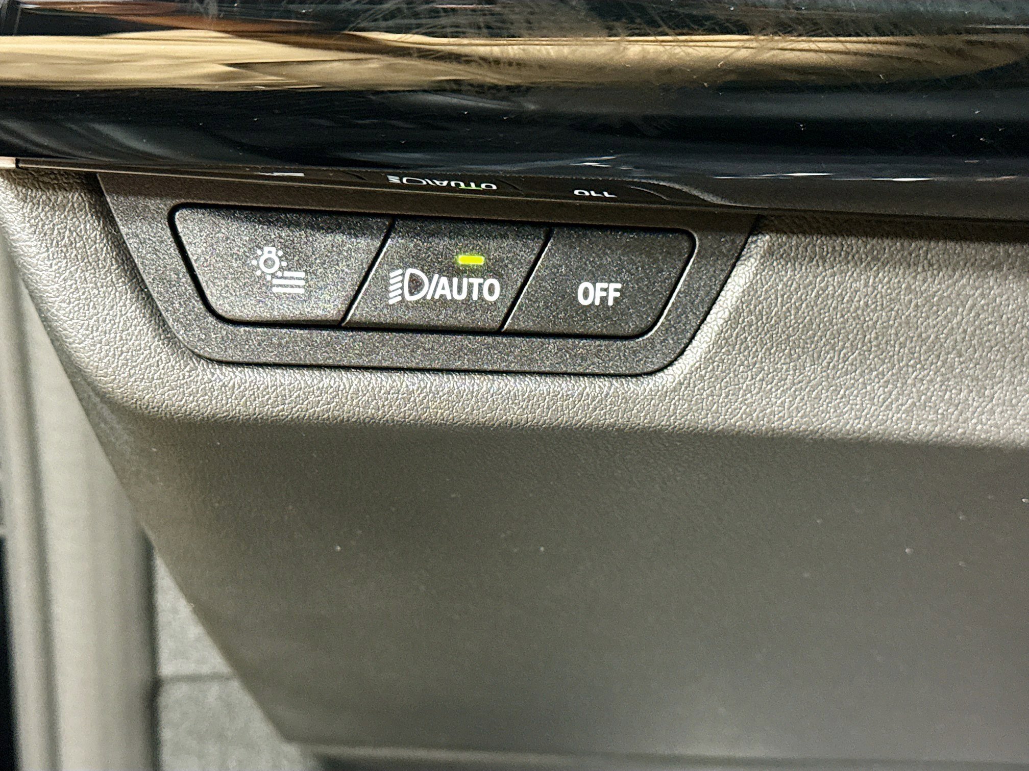 Used 2025 BMW X1 xDrive28i w/ Technology Package image 34