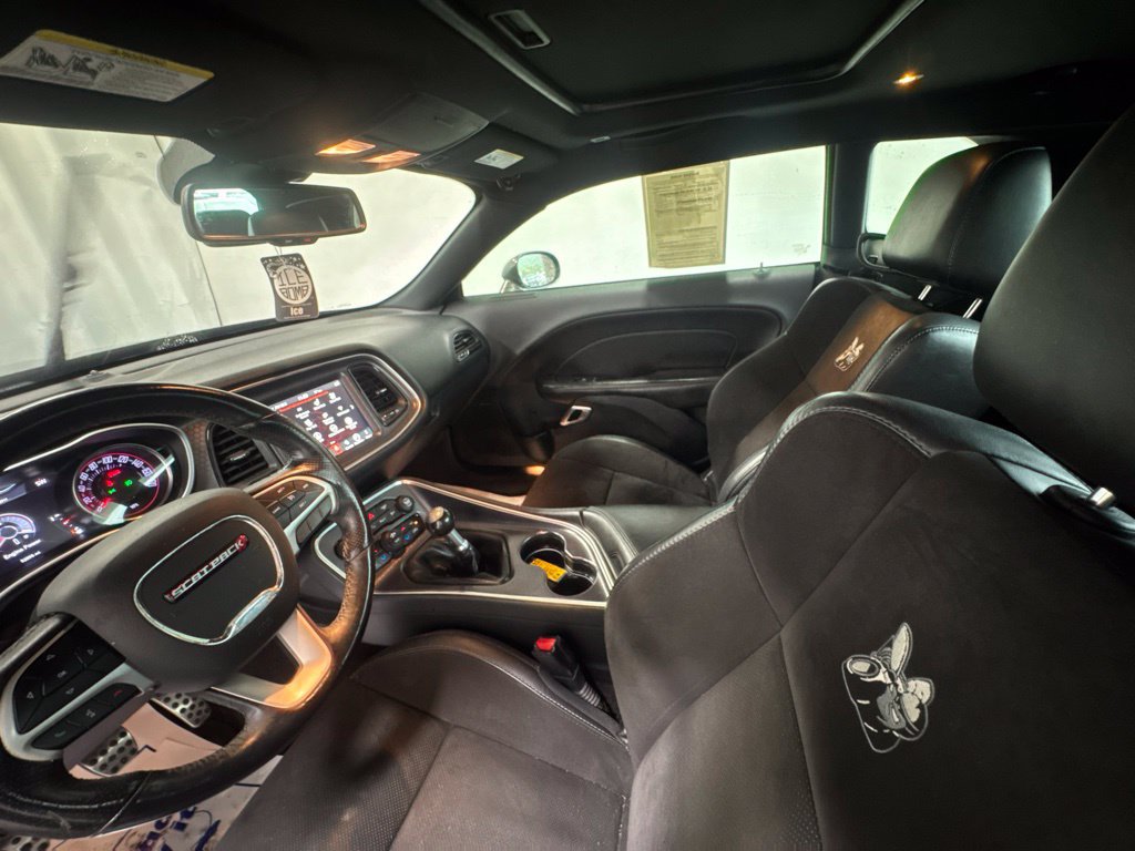 Used 2018 Dodge Challenger R/T Scat Pack w/ Dynamics Package RWD image 30