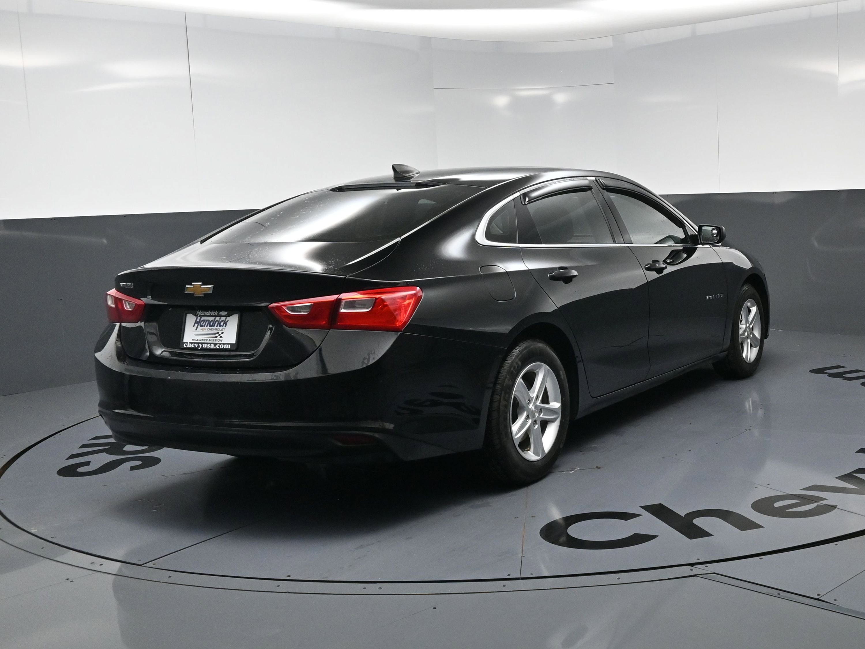 Used 2020 Chevrolet Malibu LS FWD image 9