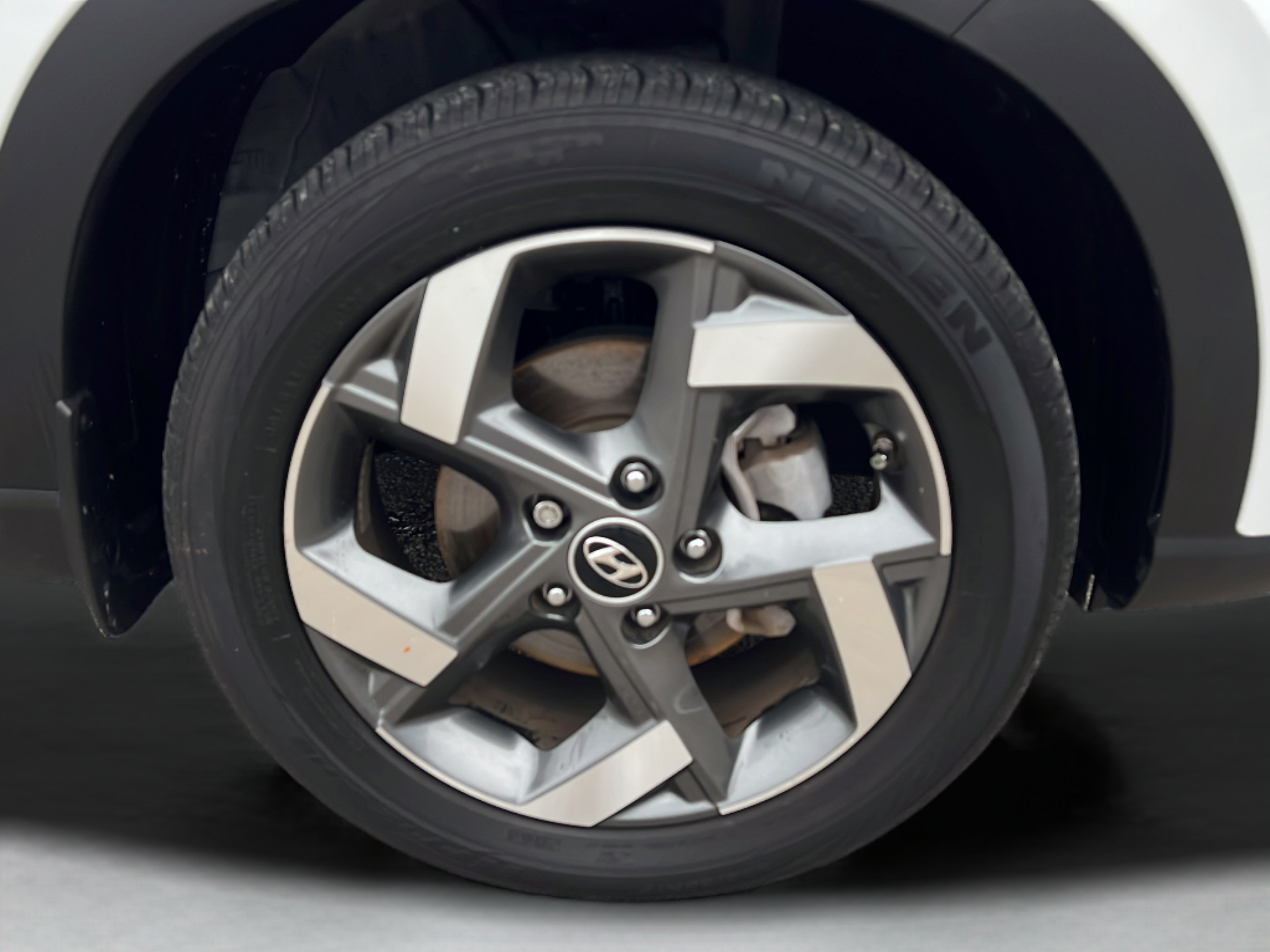 Certified 2023 Hyundai Venue SEL FWD image 24
