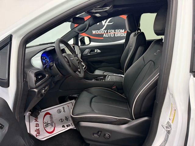 New 2026 Chrysler Pacifica Limited w/ S Appearance Package FWD image 10